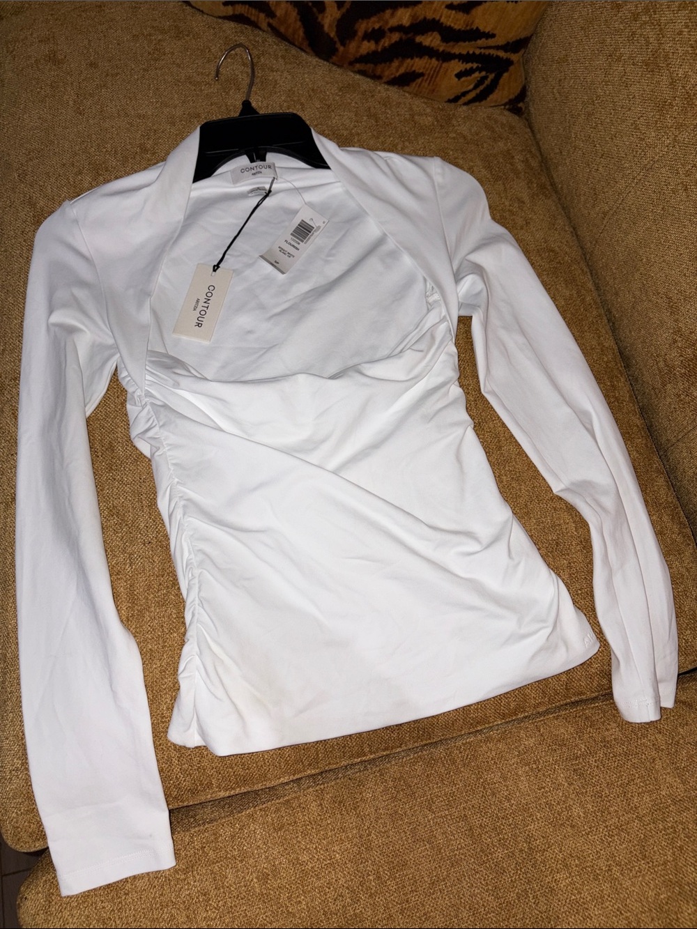 NWT Aritzia Contour Flourish White Long-Sleeve Top